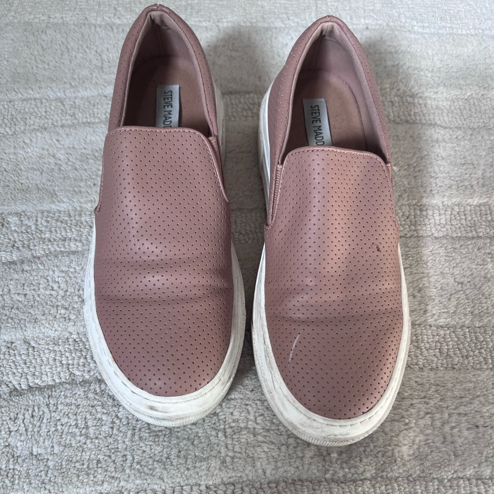 Steve Madden Women's Mauve Perforated Slip-On Sneakers